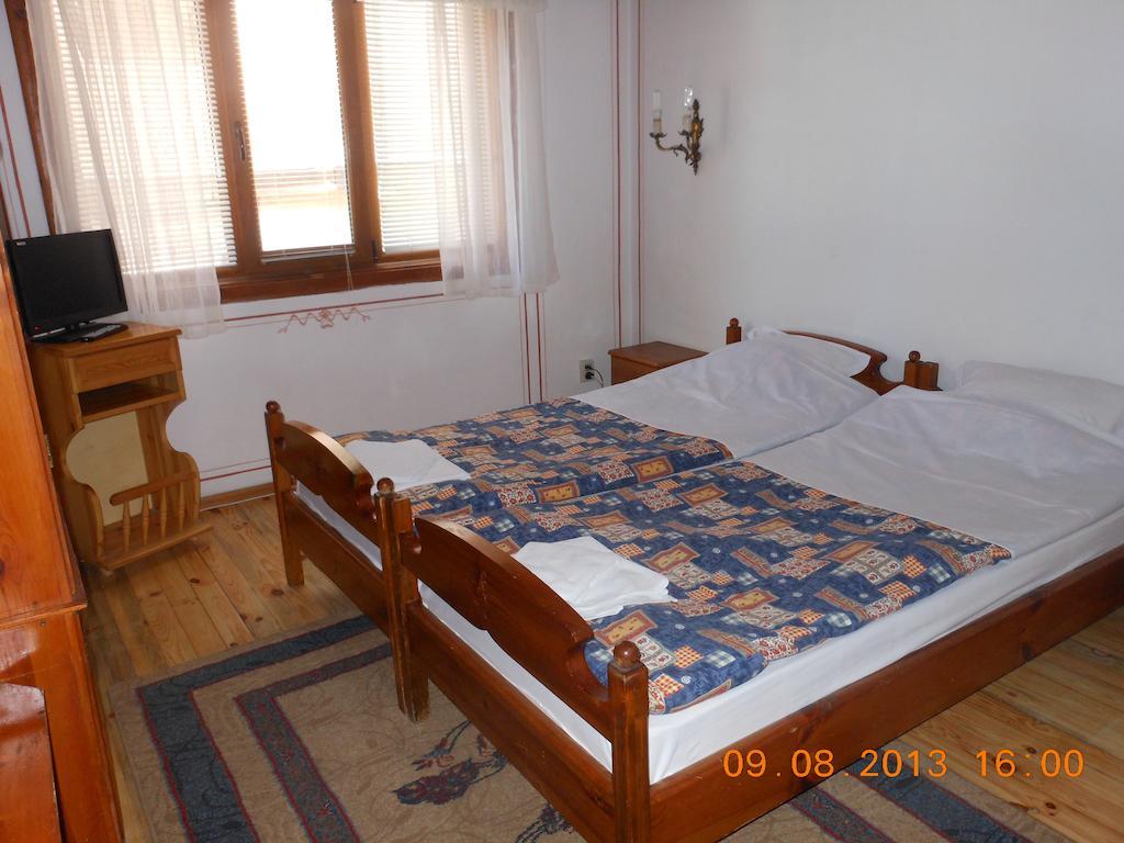 Family Hotel Kalina Kopriwschtiza Zimmer foto